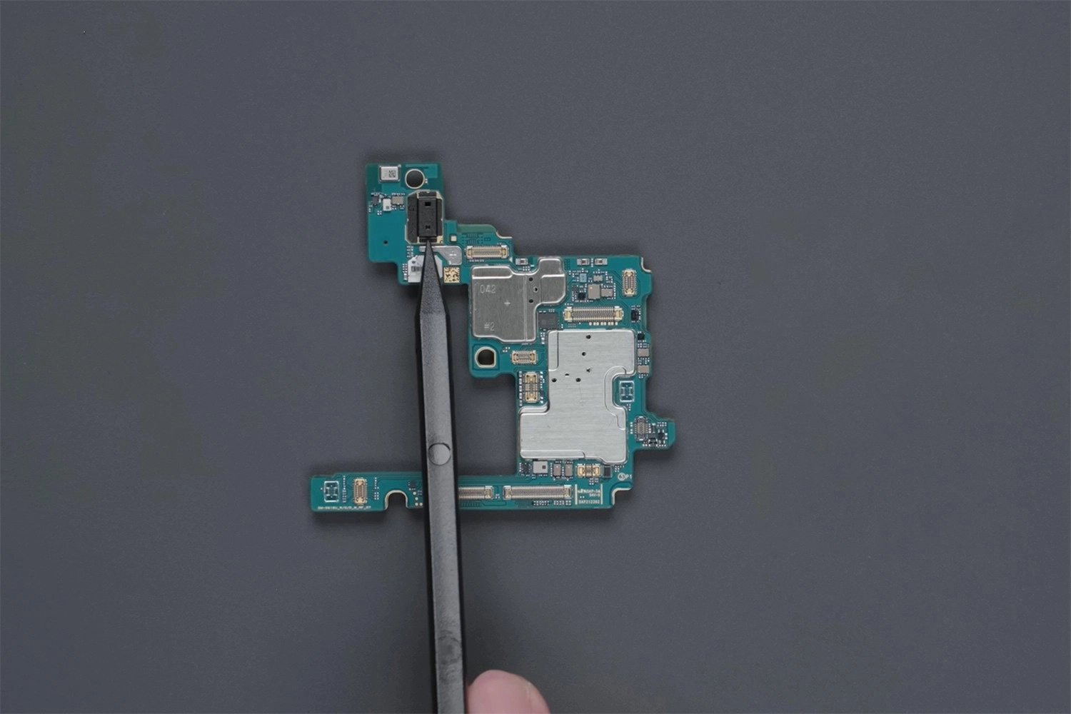 Sửa điện thoại Samsung Galaxy S25 Ultra, thay IC Wfi
