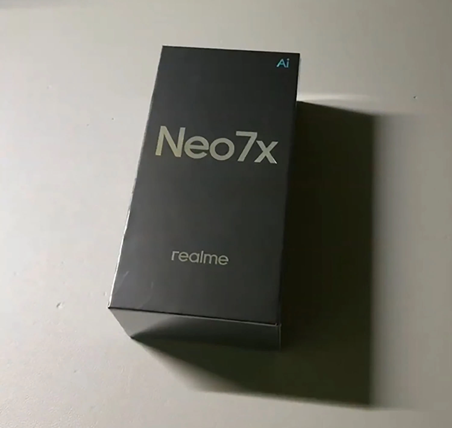 Trên tay Realme Neo7x: Hộp sản phẩm