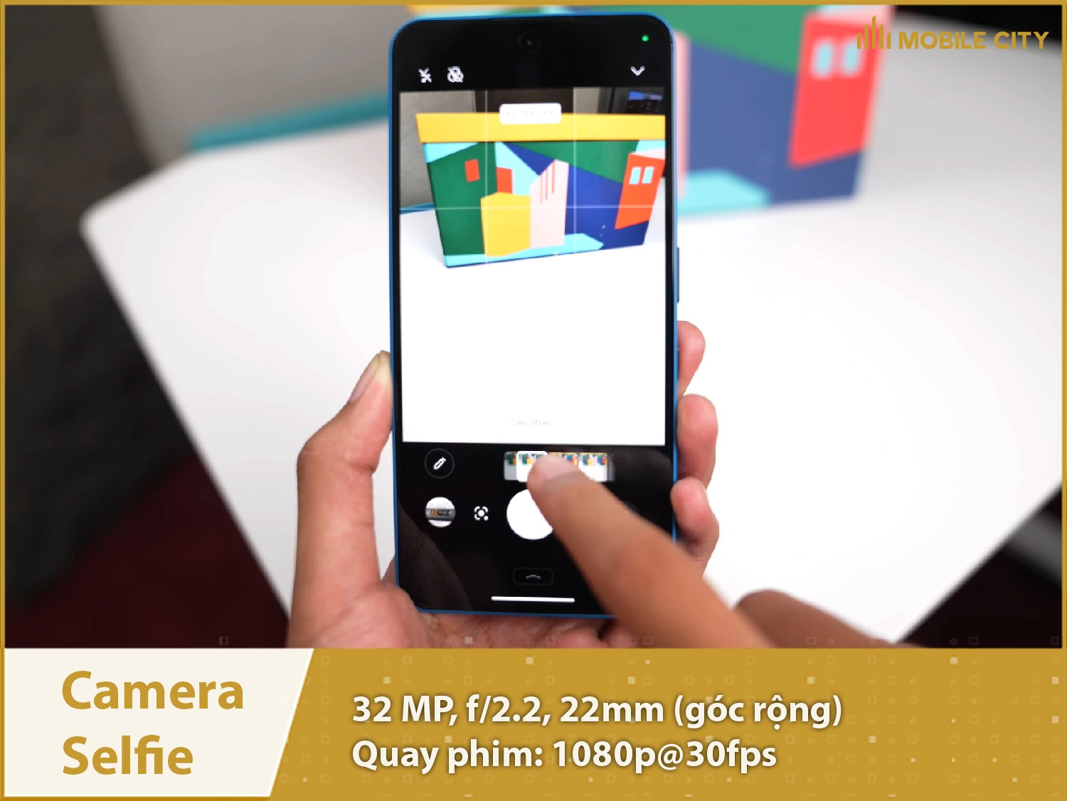 Camera selfie 32MP; Quay phim 1080p