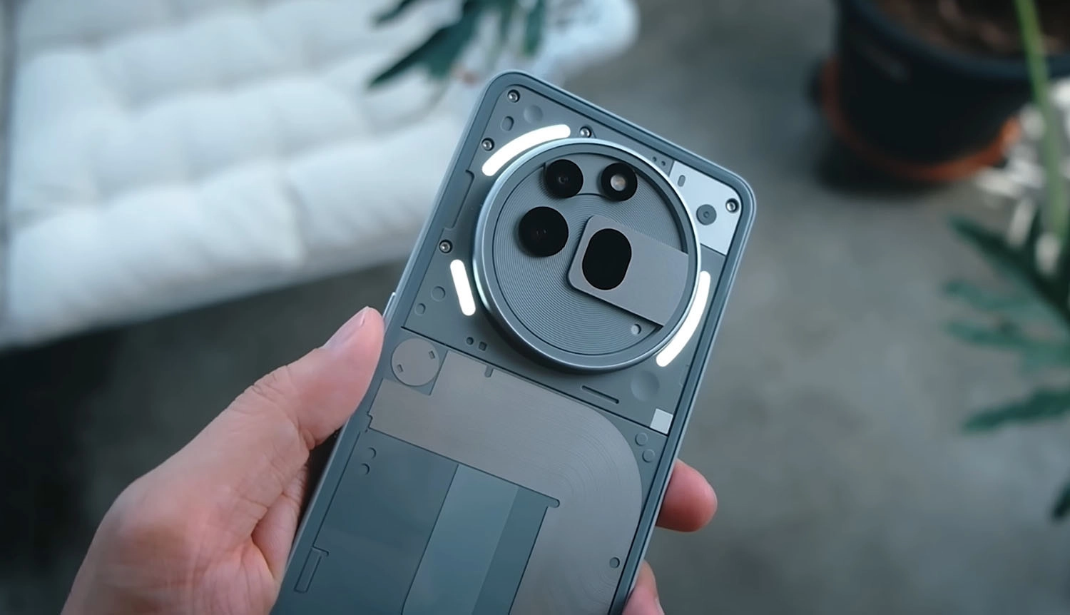 Cụm camera chính