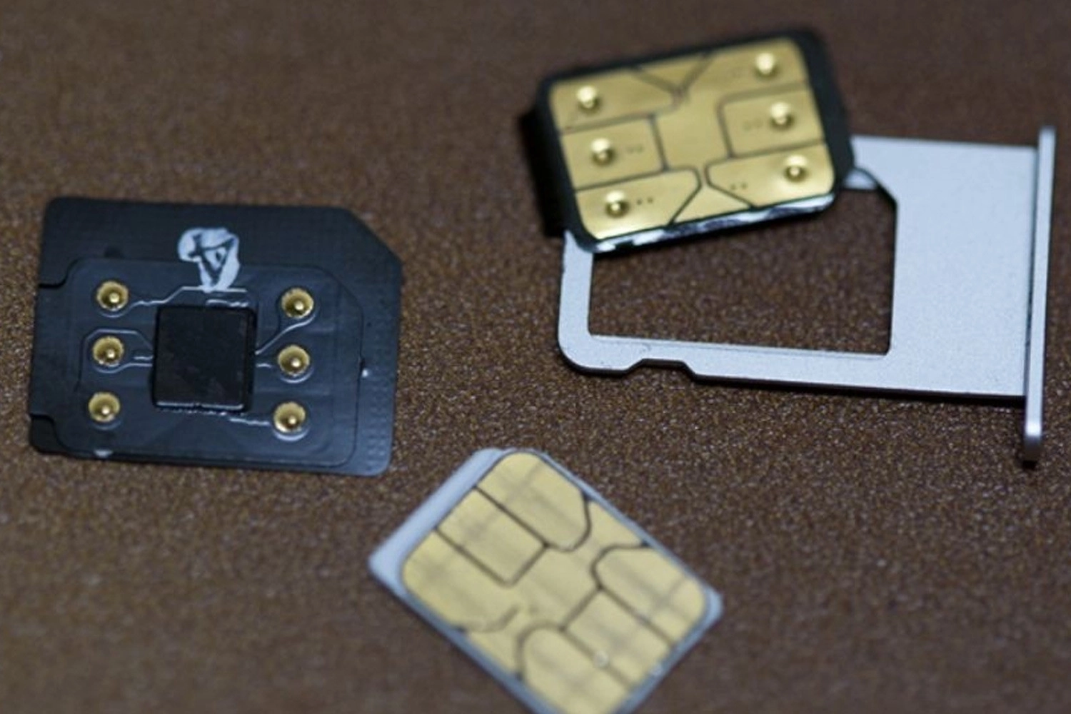 SIM ghép iPhone 15, chú ý