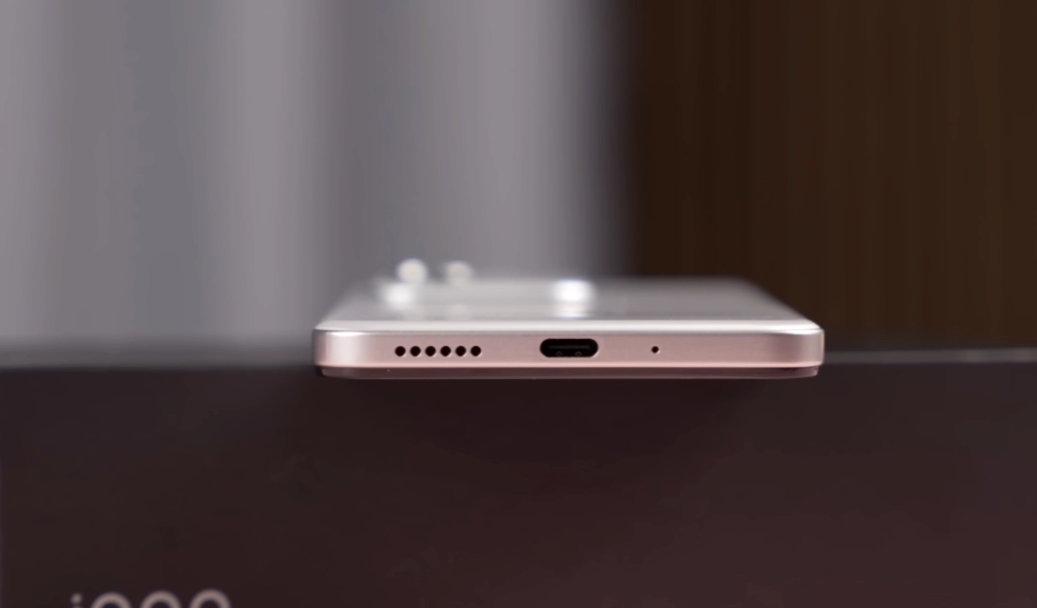 Pin 6500mAh, sạc 44W