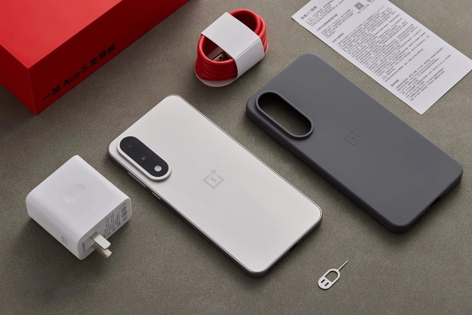 Pin 6.700mAh, sạc 100W