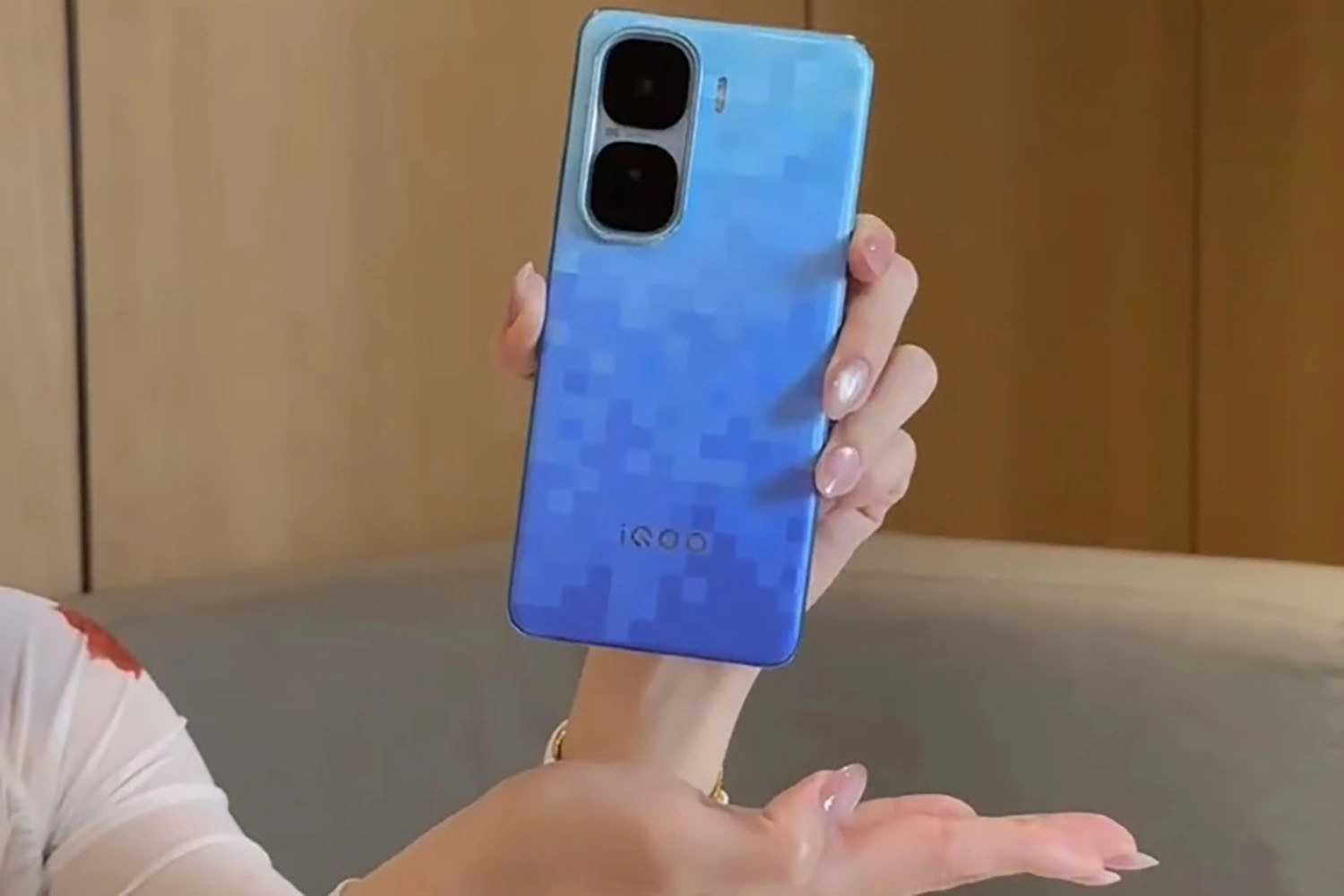 iQOO Neo 10 Pro Plus được trang bị viên pin dung lượng 7.000mAh