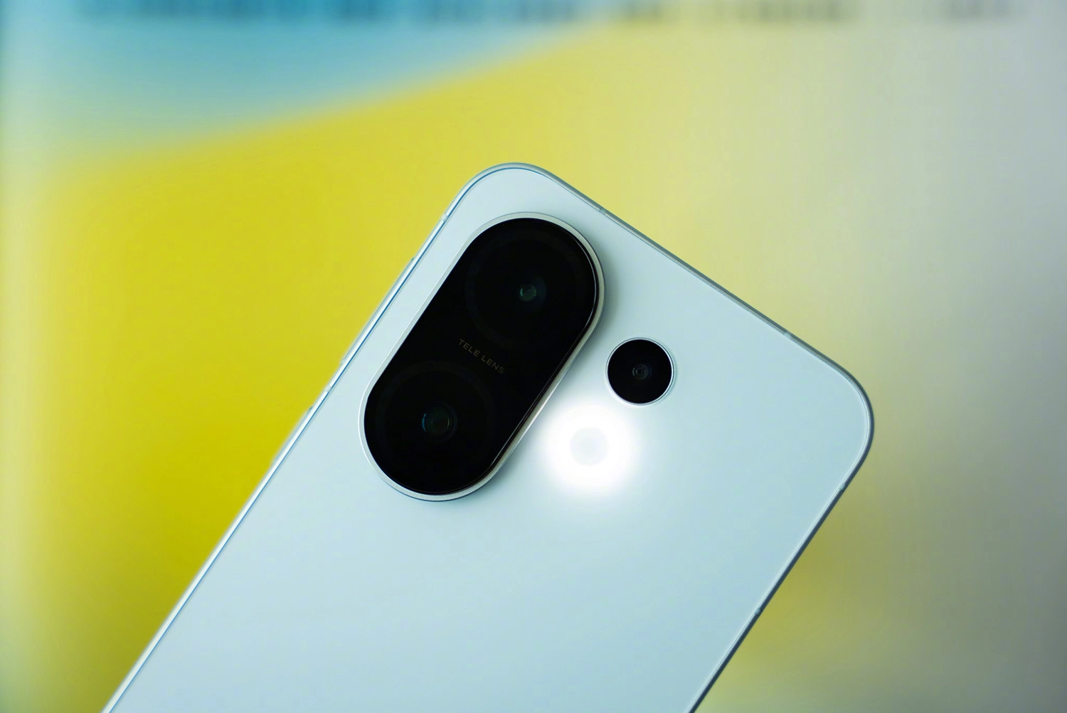 Cụm camera chính 