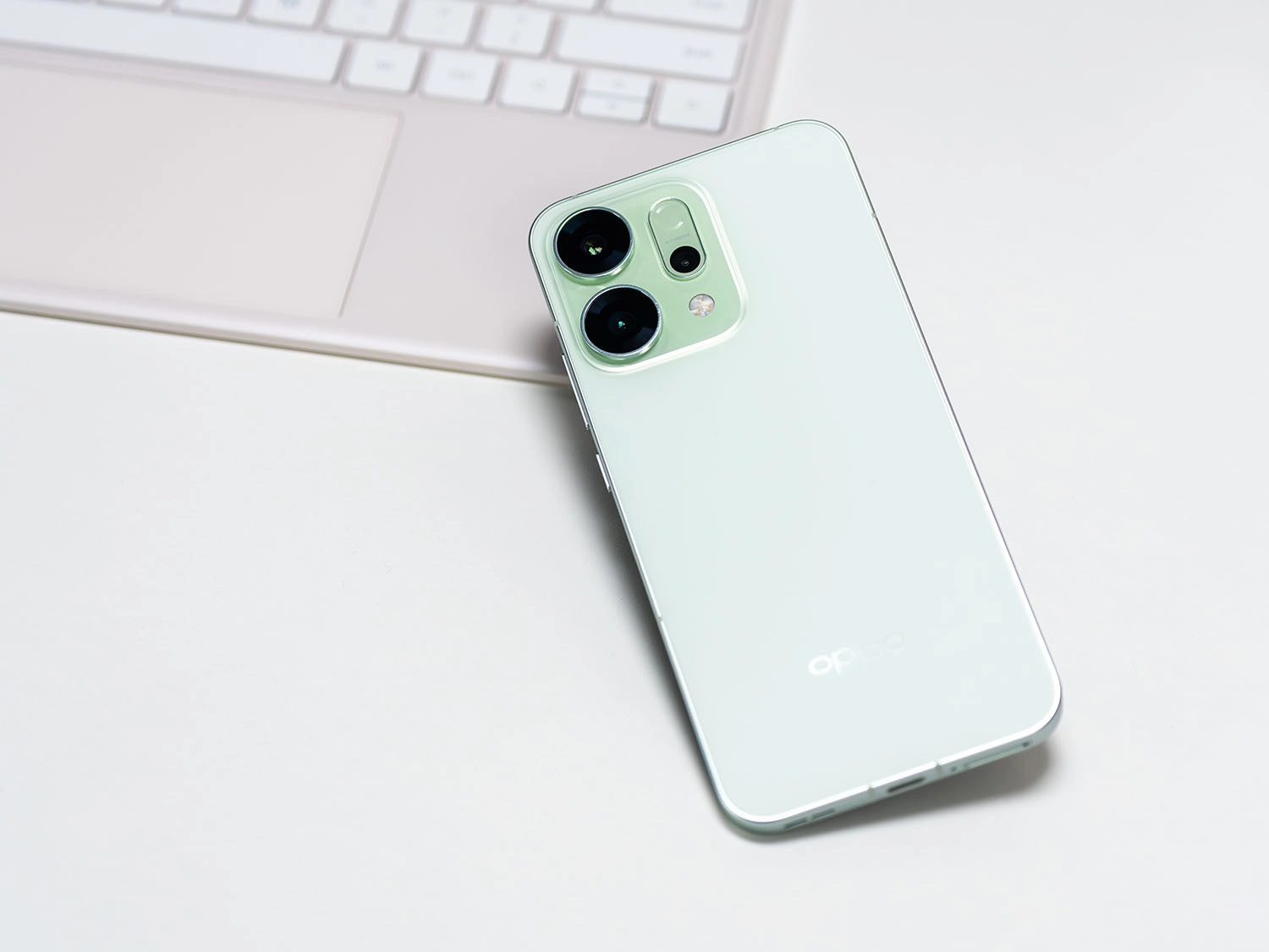 OPPO Reno 14 được trang bị bộ vi xử lý Dimensity 8350