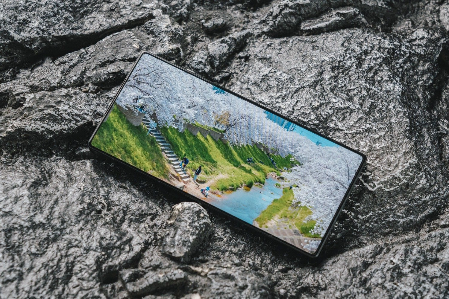 Màn hình Q10 OLED trên Red Magic 10S Pro