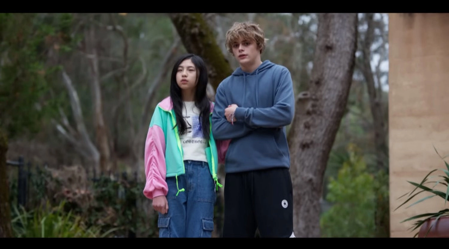 Diễn xuất ấn tượng của Billy Barratt và Sora Wong