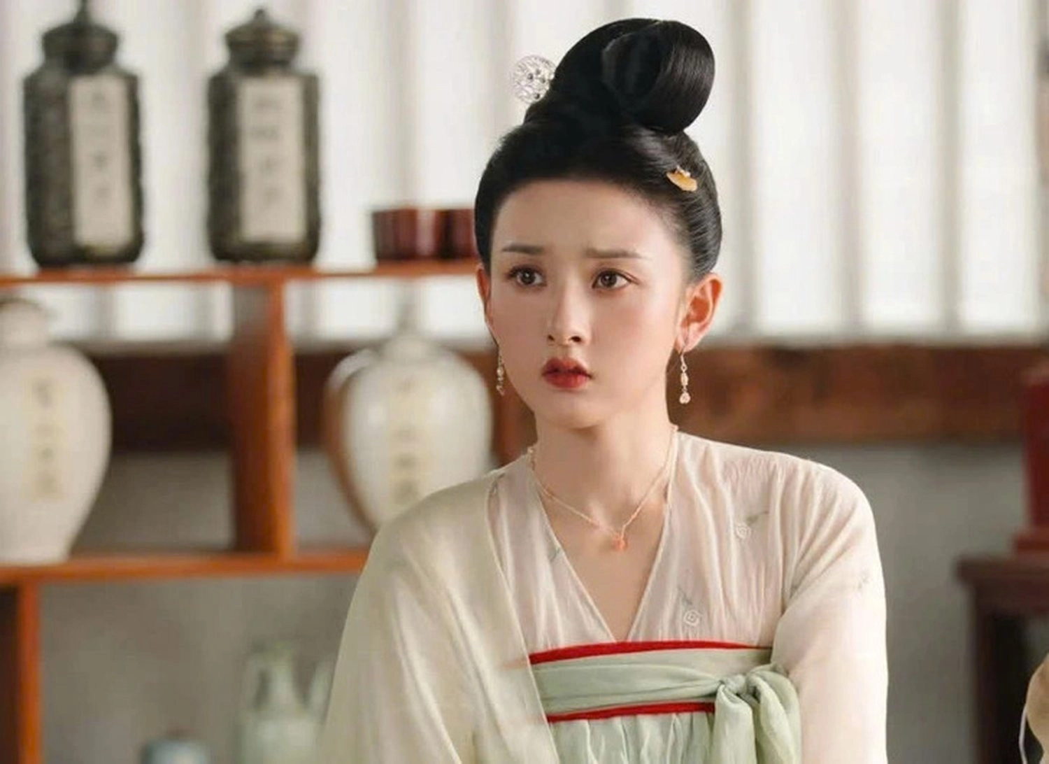 Tống Tổ Nhi vai Đoàn Bán Hạ
