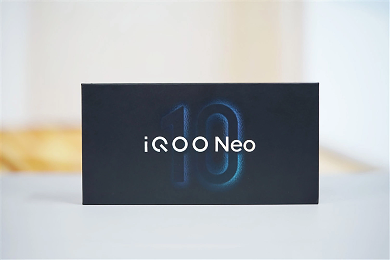 Trên tay iQOO Neo 10 Pro Plus: Hộp sản phẩm
