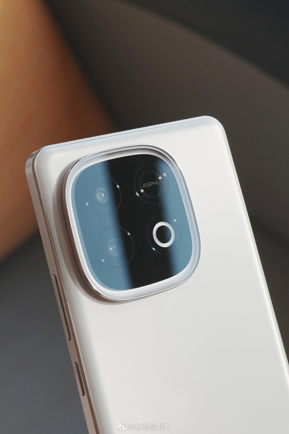 Camera 50MP hỗ trợ OIS