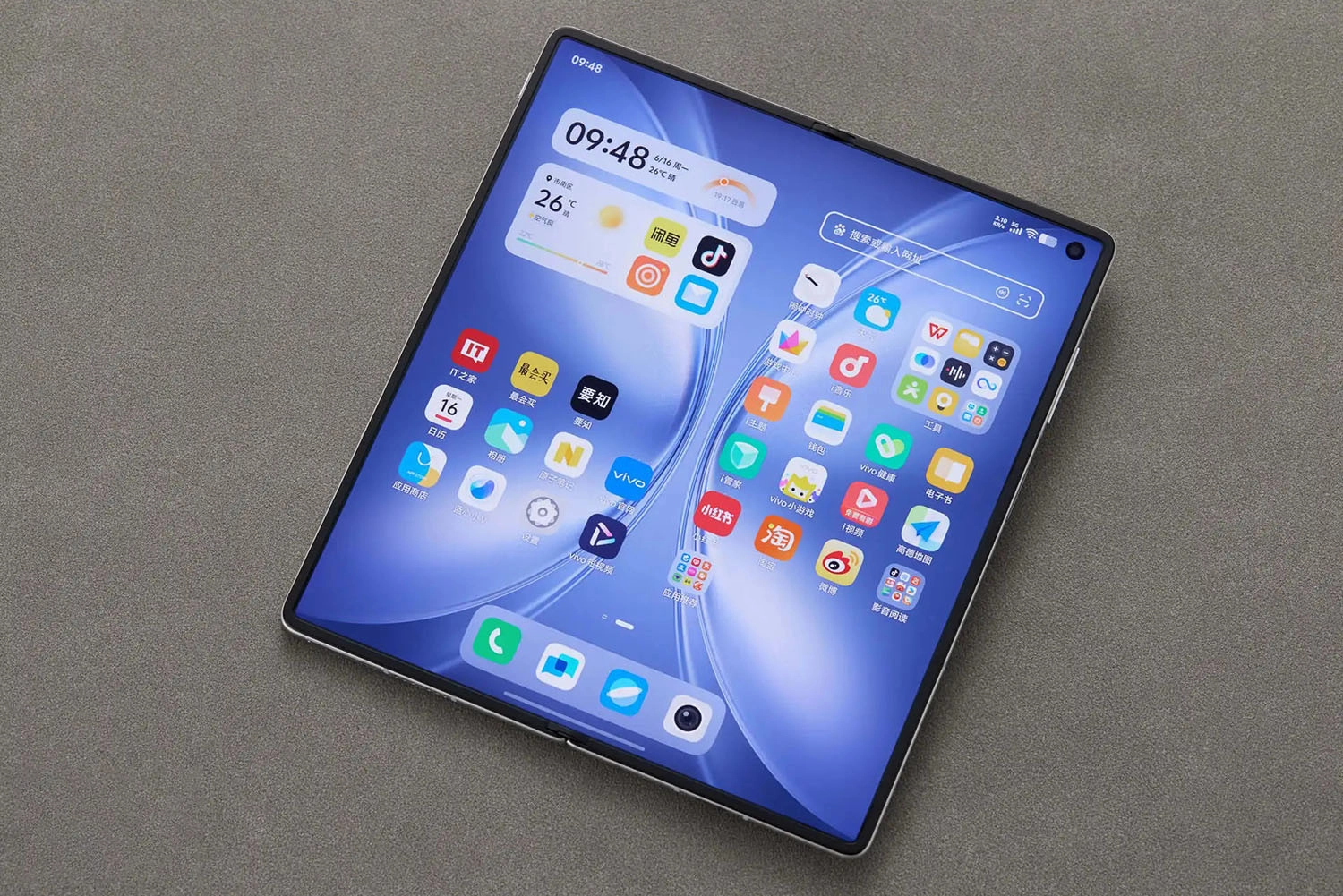 Màn hình gập AMOLED 2K+ cực đỉnh