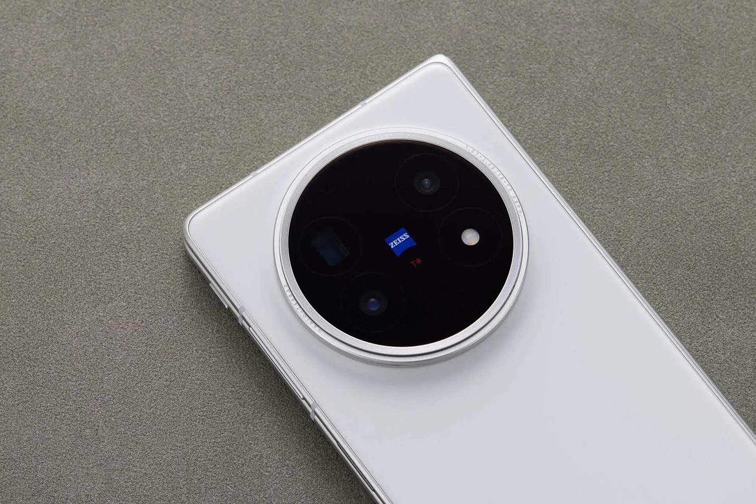 Cụm camera sau