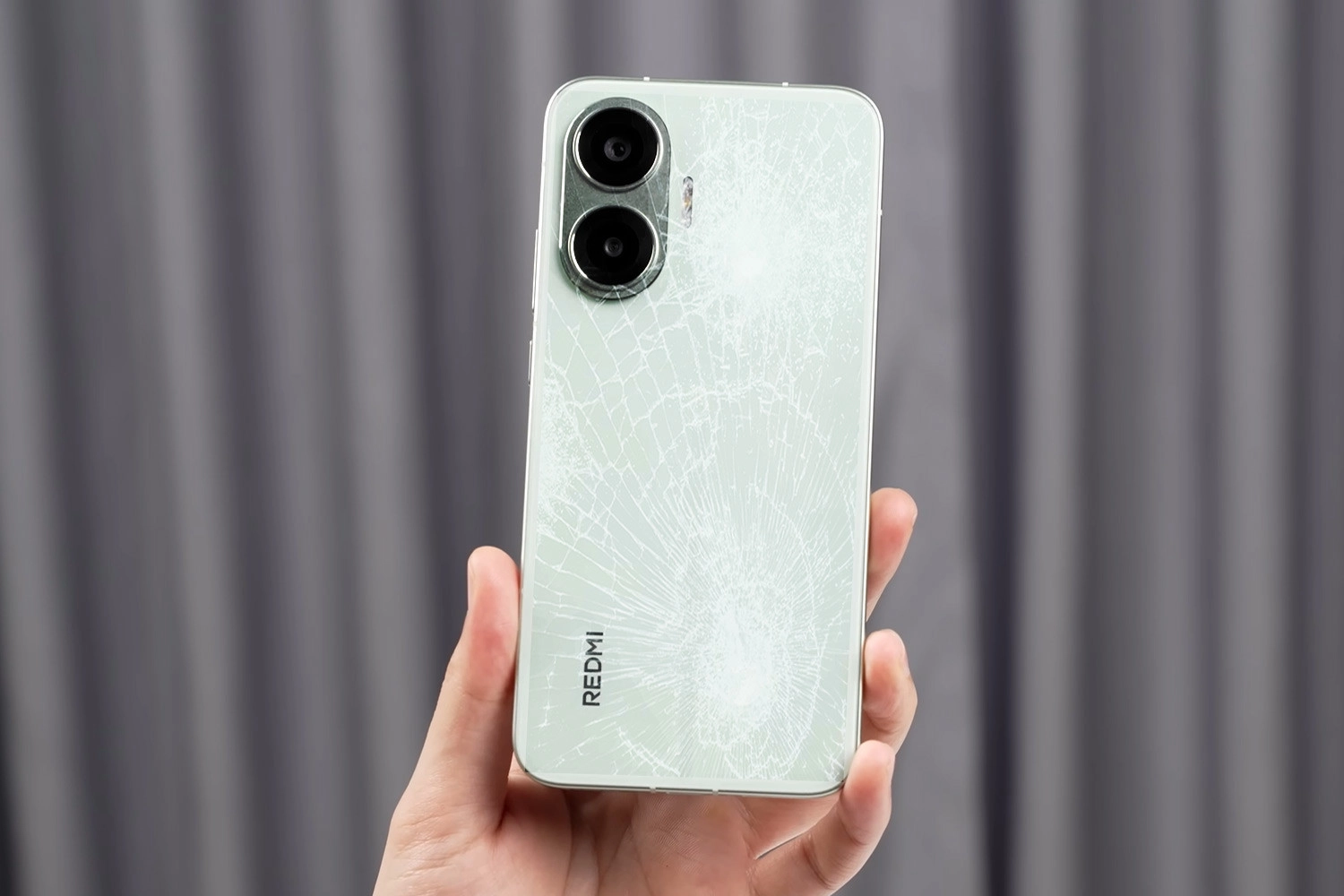 Thay mặt kính sau Xiaomi Redmi Turbo 4, dấu hiệu