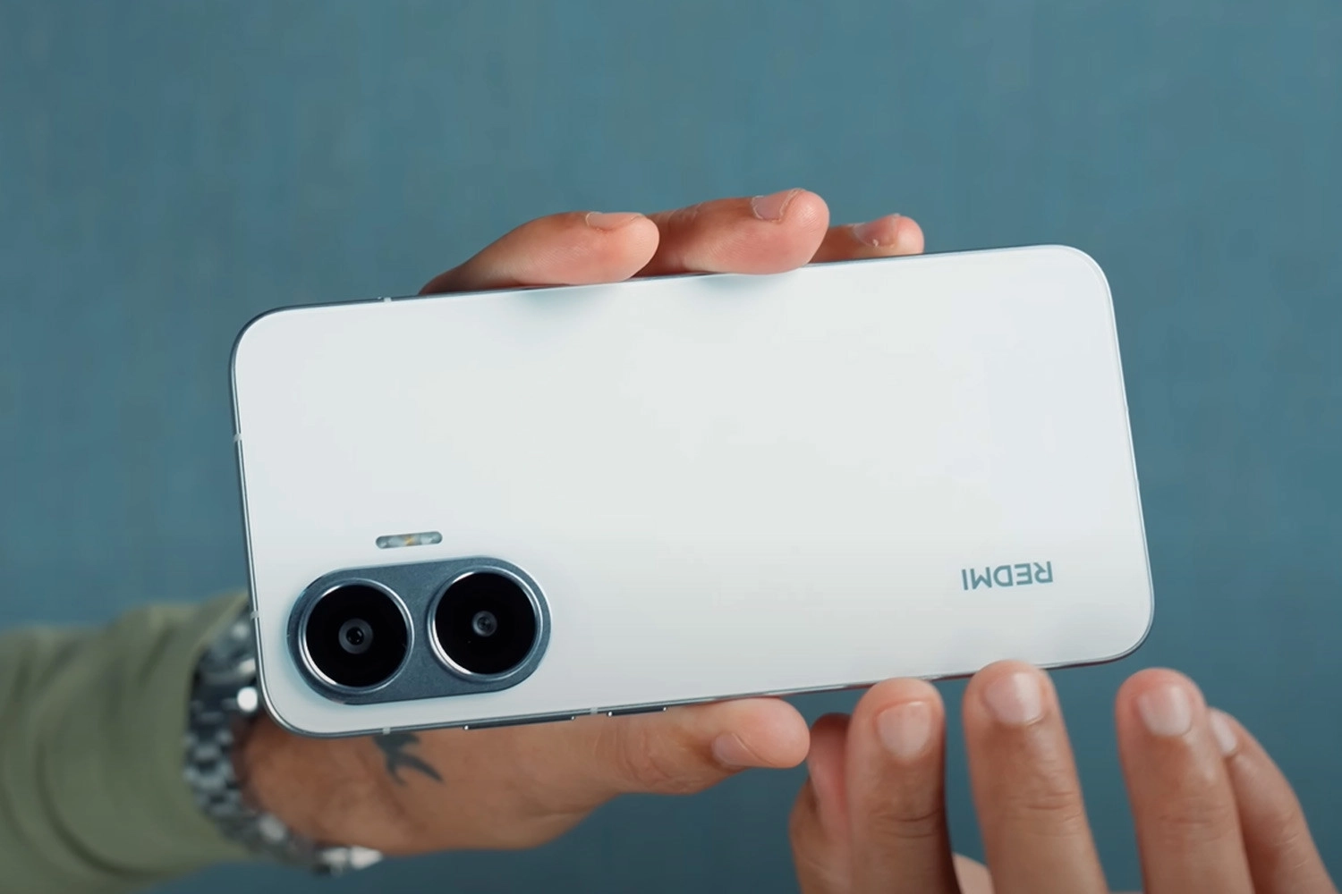 Thay mặt kính sau Xiaomi Redmi Turbo 4 Pro, nguyên nhân