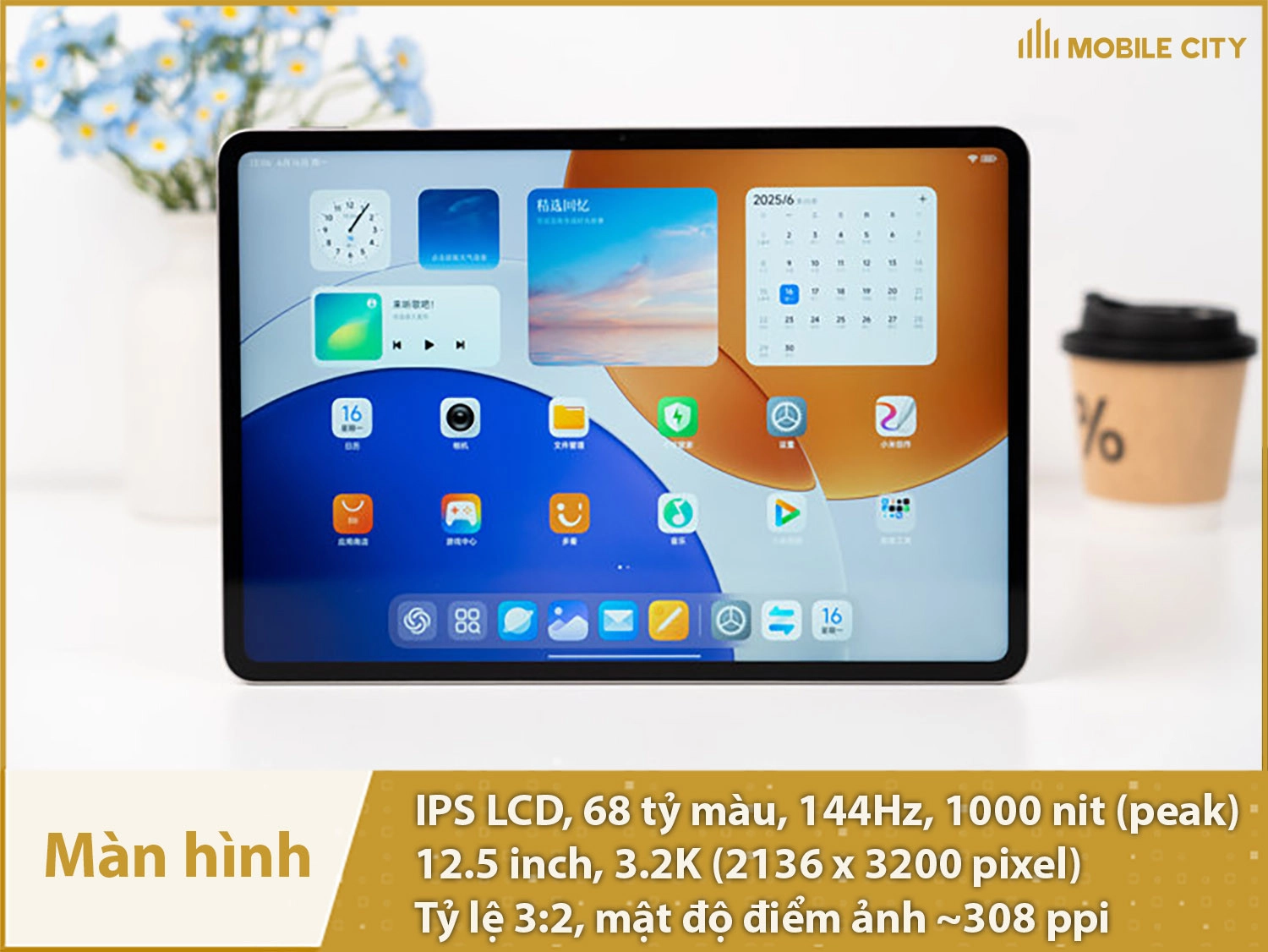 Màn hình 12.5 inch 3.2K 144Hz, độ sáng 1000nit