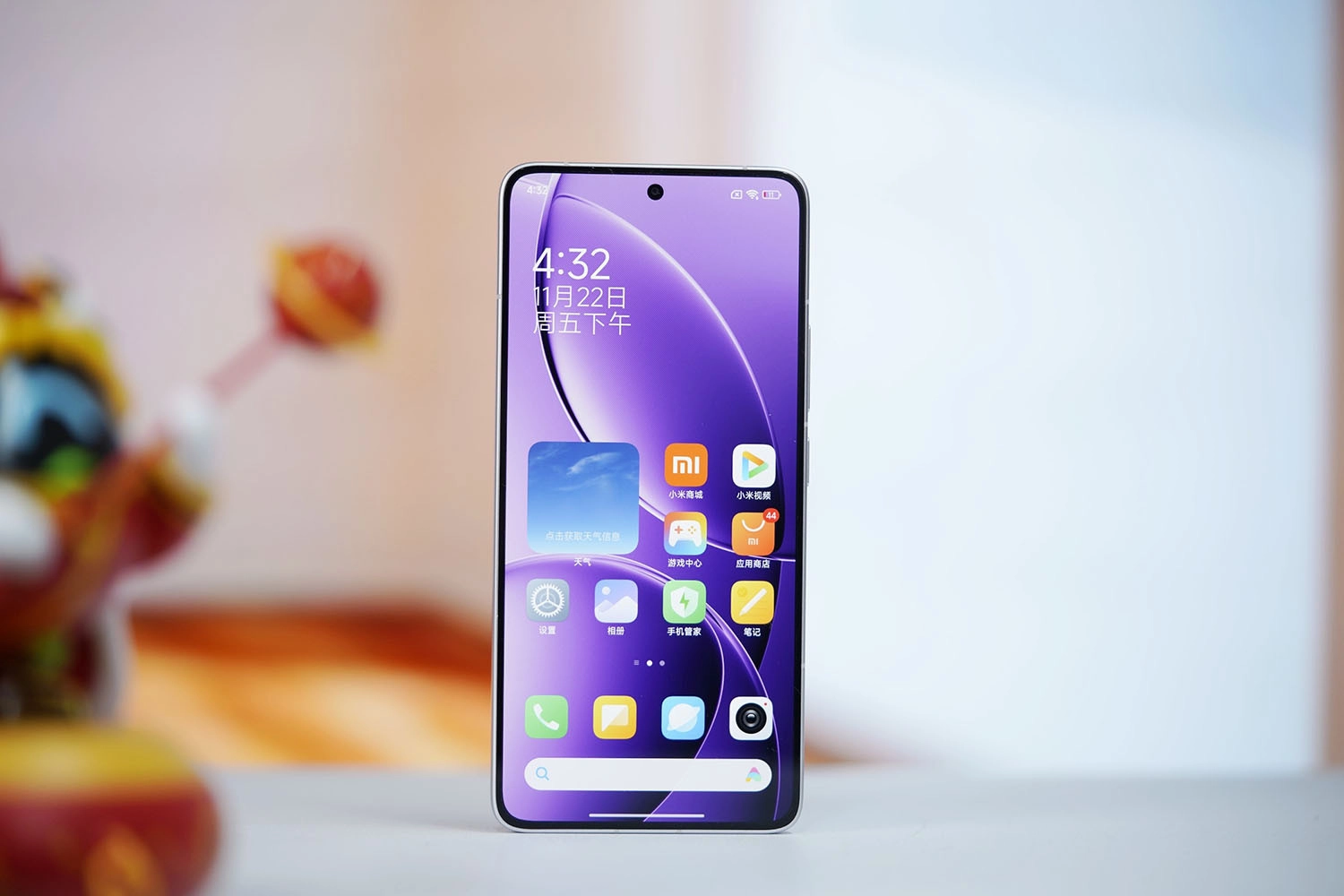 REDMI K90 và K90 Pro đều sở hữu màn hình AMOLED phẳng