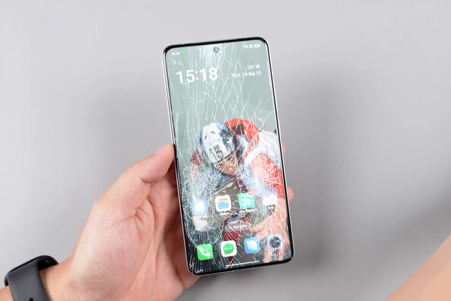Ép kính Realme GT7 Pro, dấu hiệu cần ép kính