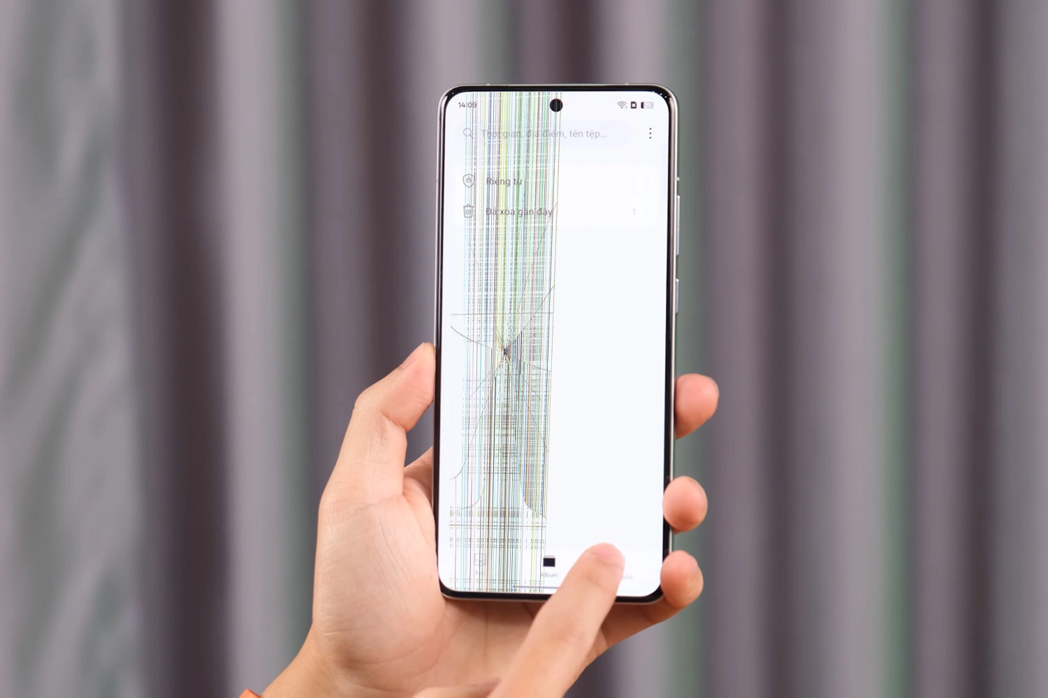 Ép kính Realme GT7 Pro, dấu hiệu cần thay màn hình