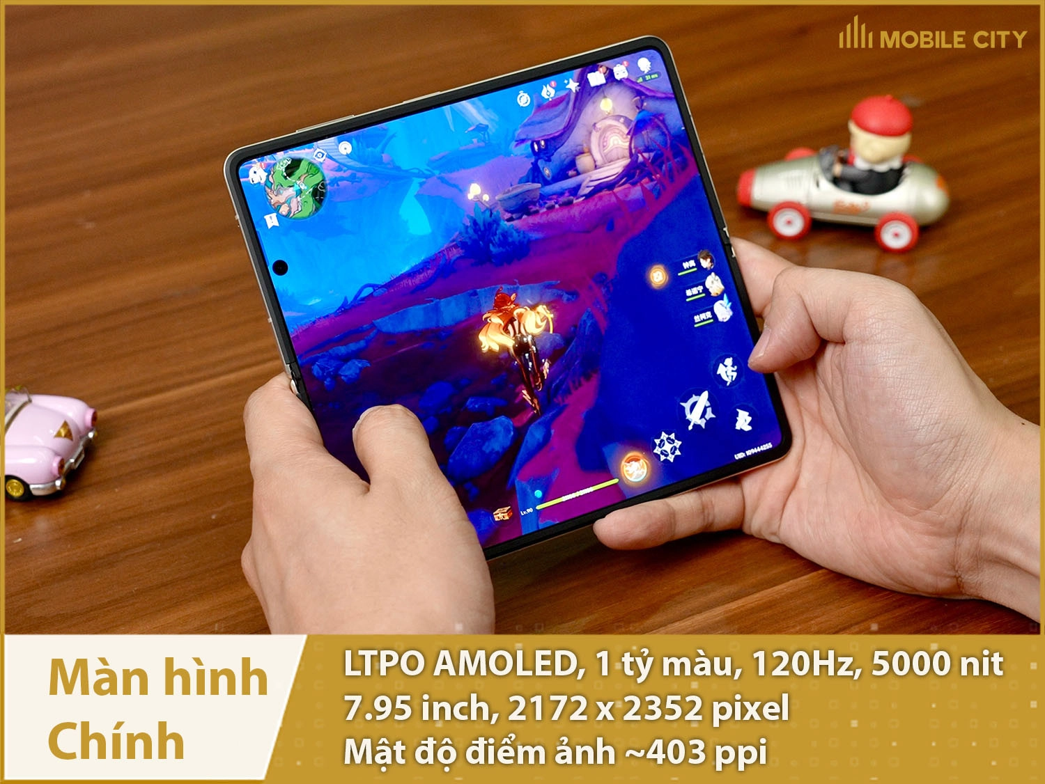Bộ đôi màn hình xuất sắc, độ sáng 5000nit
