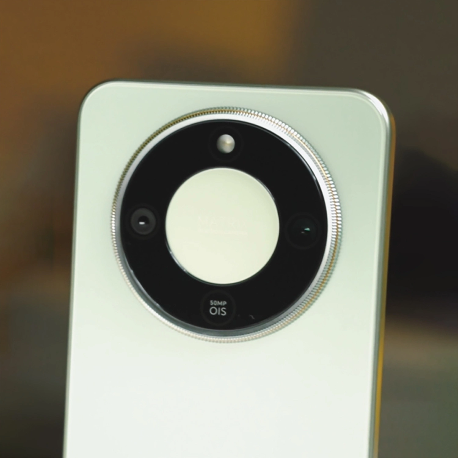 Camera chính 50MP; Selfie 8MP