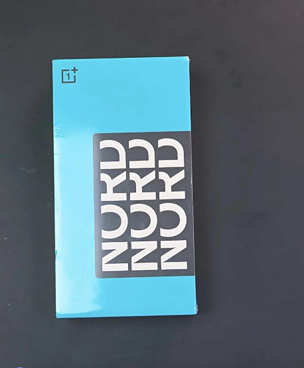 Mở hộp OnePlus Nord 5: Hộp của OnePlus Nord 5
