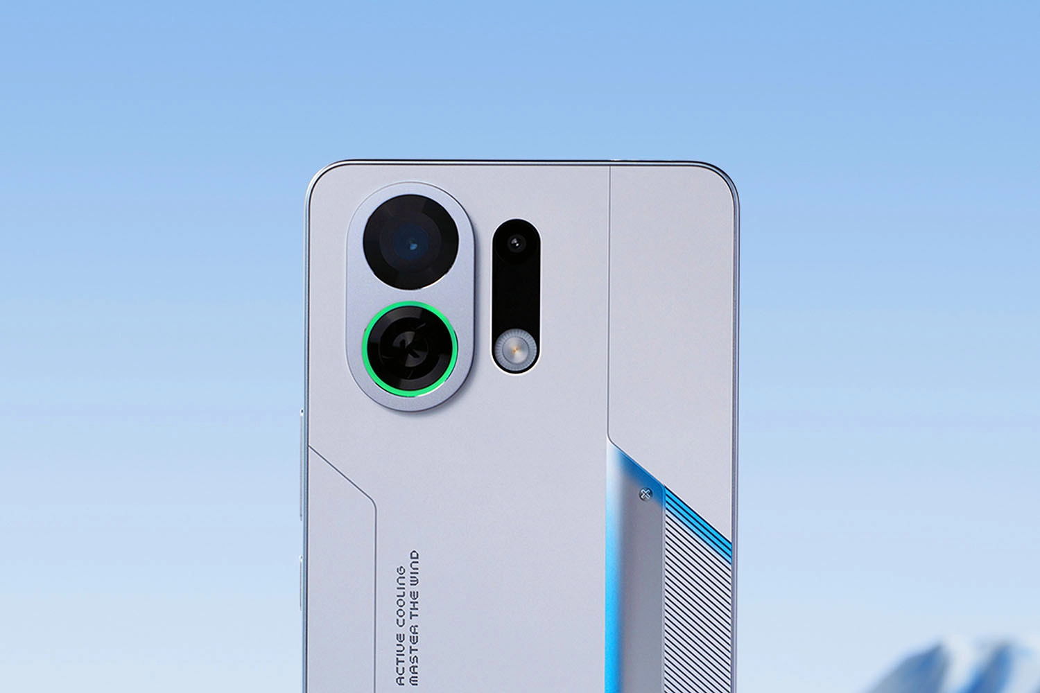 Cụm camera của OPPO K13 Turbo Pro với đèn LED