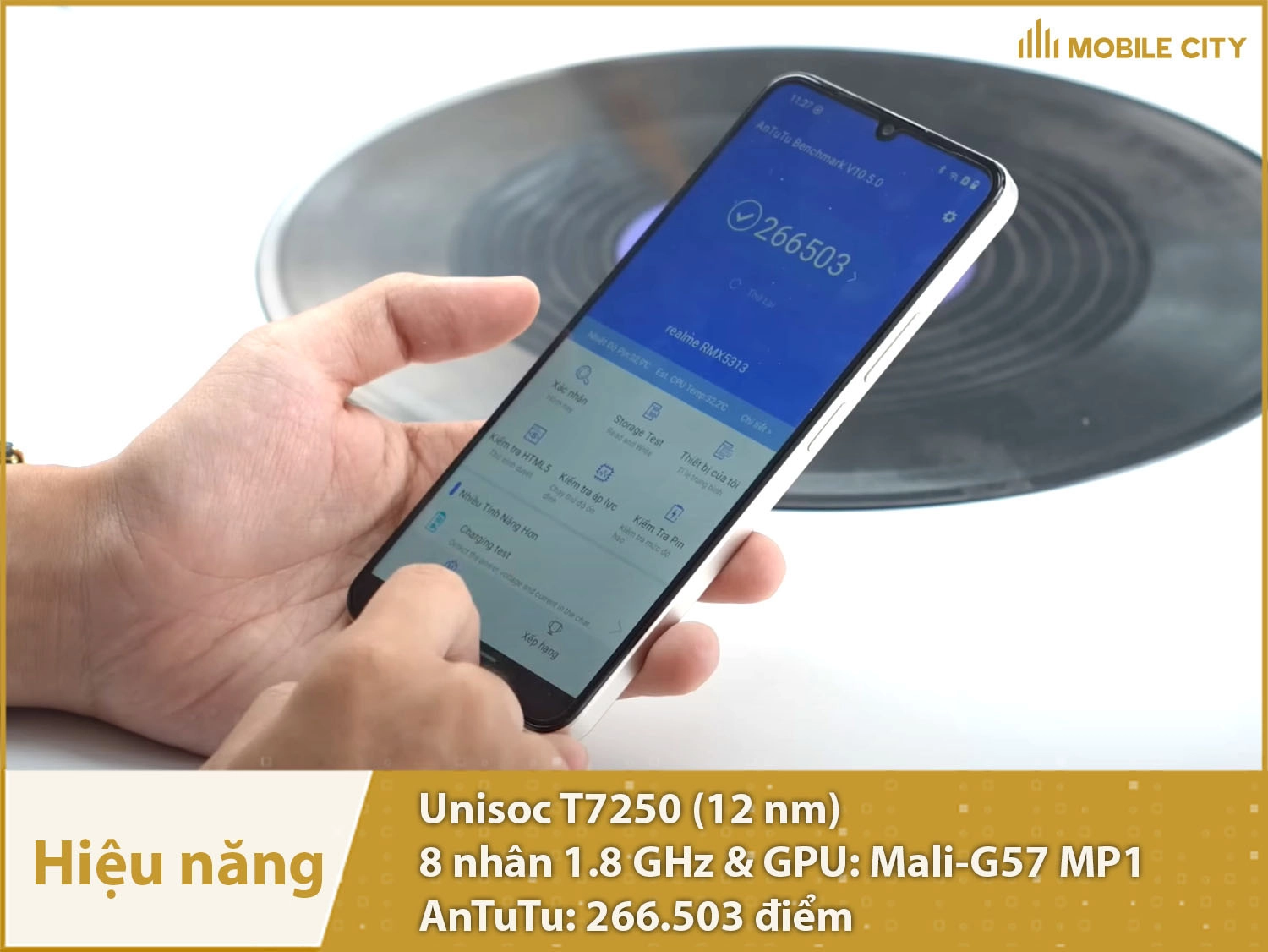 Hiệu năng mượt mà với 266.503 điểm AnTuTu