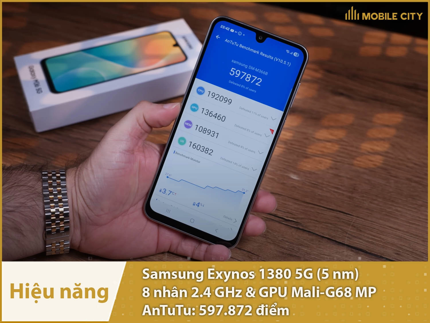 Hiệu năng khá mạnh với 597.872 điểm AnTuTu