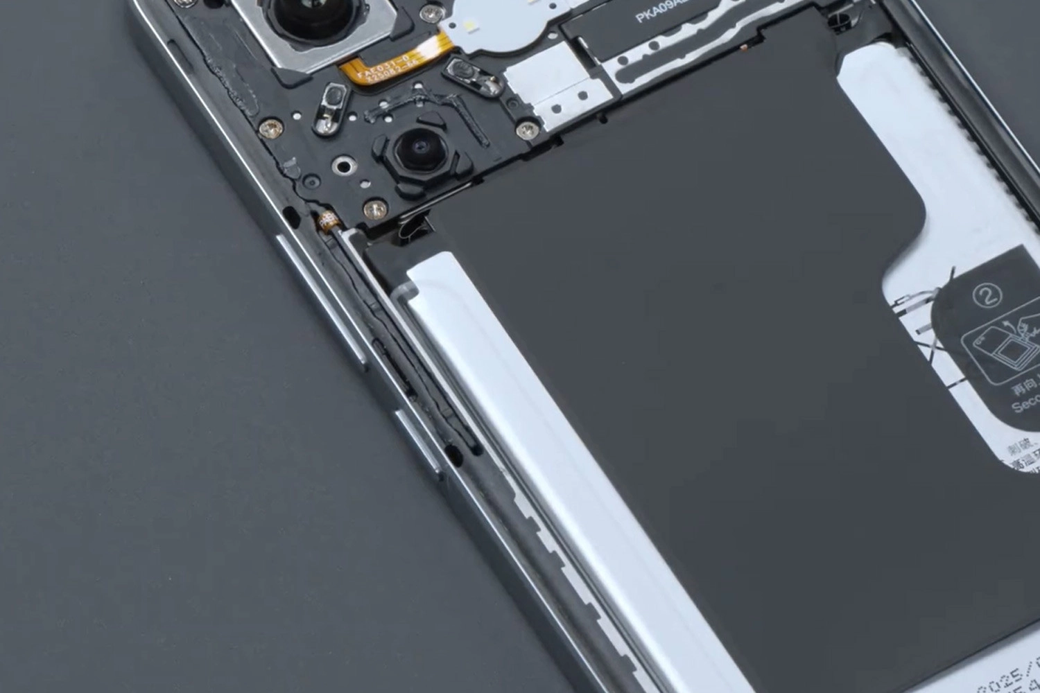 Sửa điện thoại Realme GT7 Pro, nút âm lượng