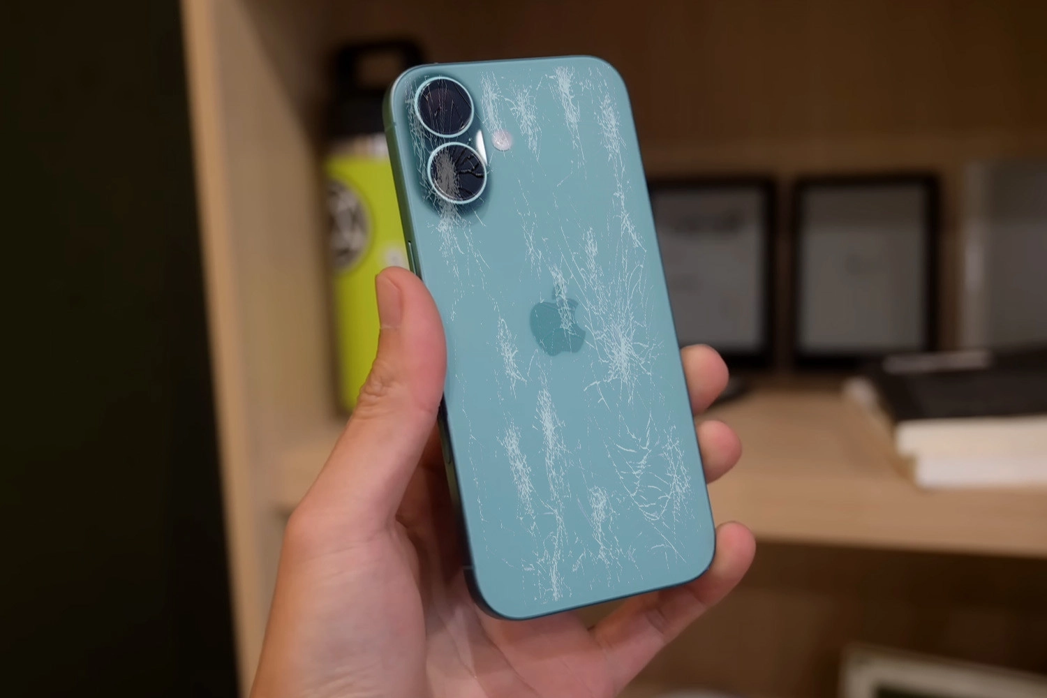 Thay mặt kính sau iPhone 17, thay kính lưng