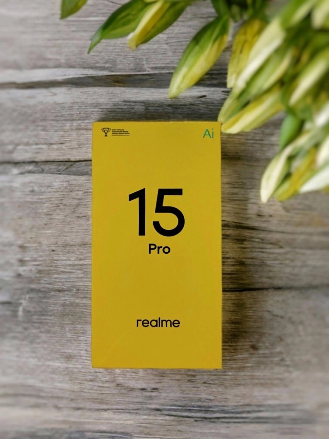 Trên tay Realme 15 Pro: Hộp sản phẩm