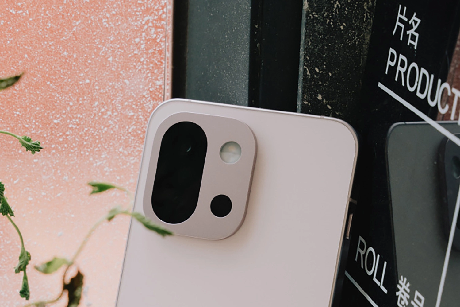 OnePlus 15 sẽ sở hữu cụm camera sau hình vuông