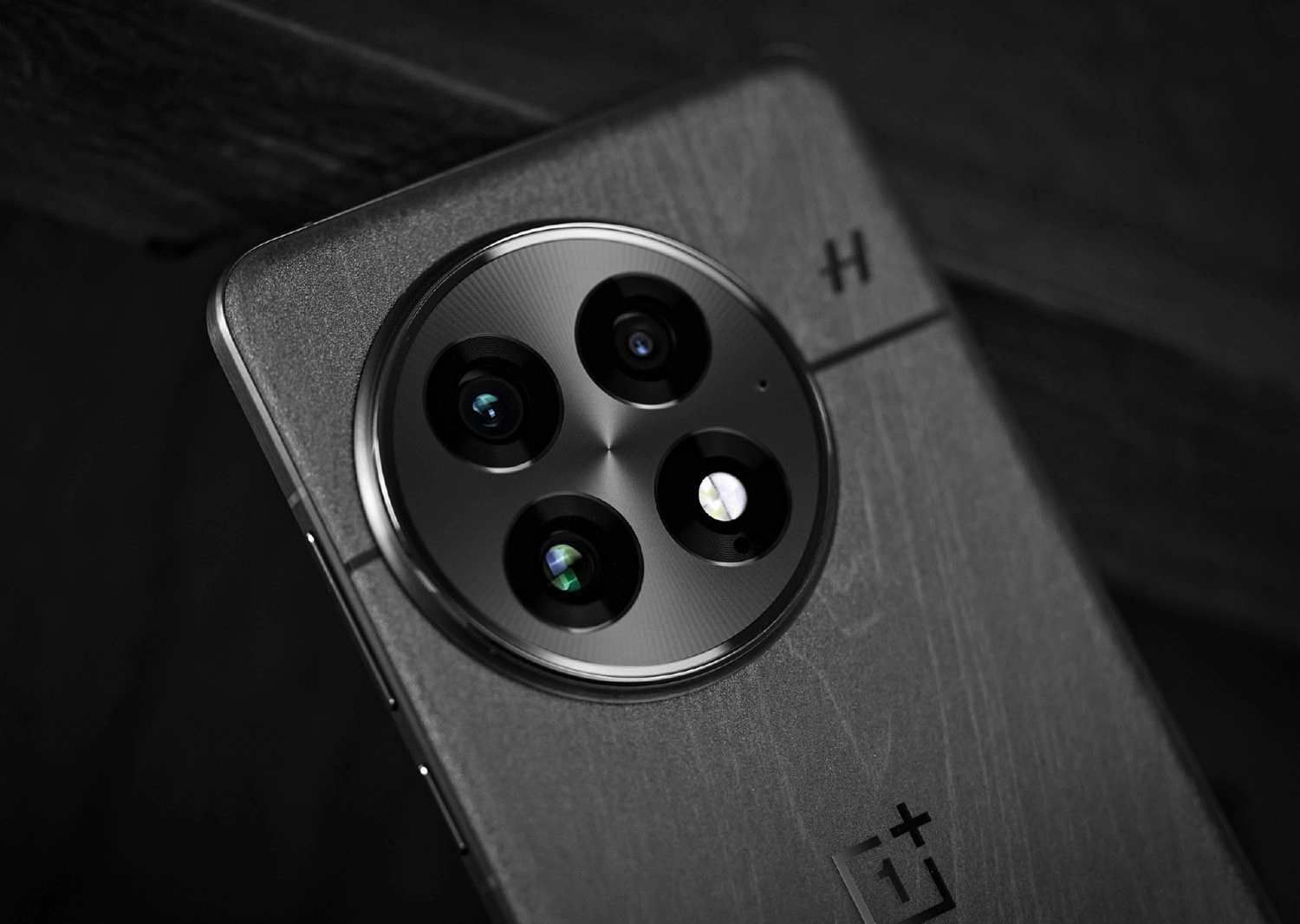 OnePlus 13 với camera sau hình tròn