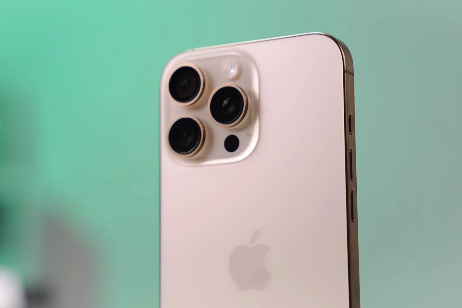 Sửa Camera đốm, rung iPhone 17 Pro Max, nguyên nhân