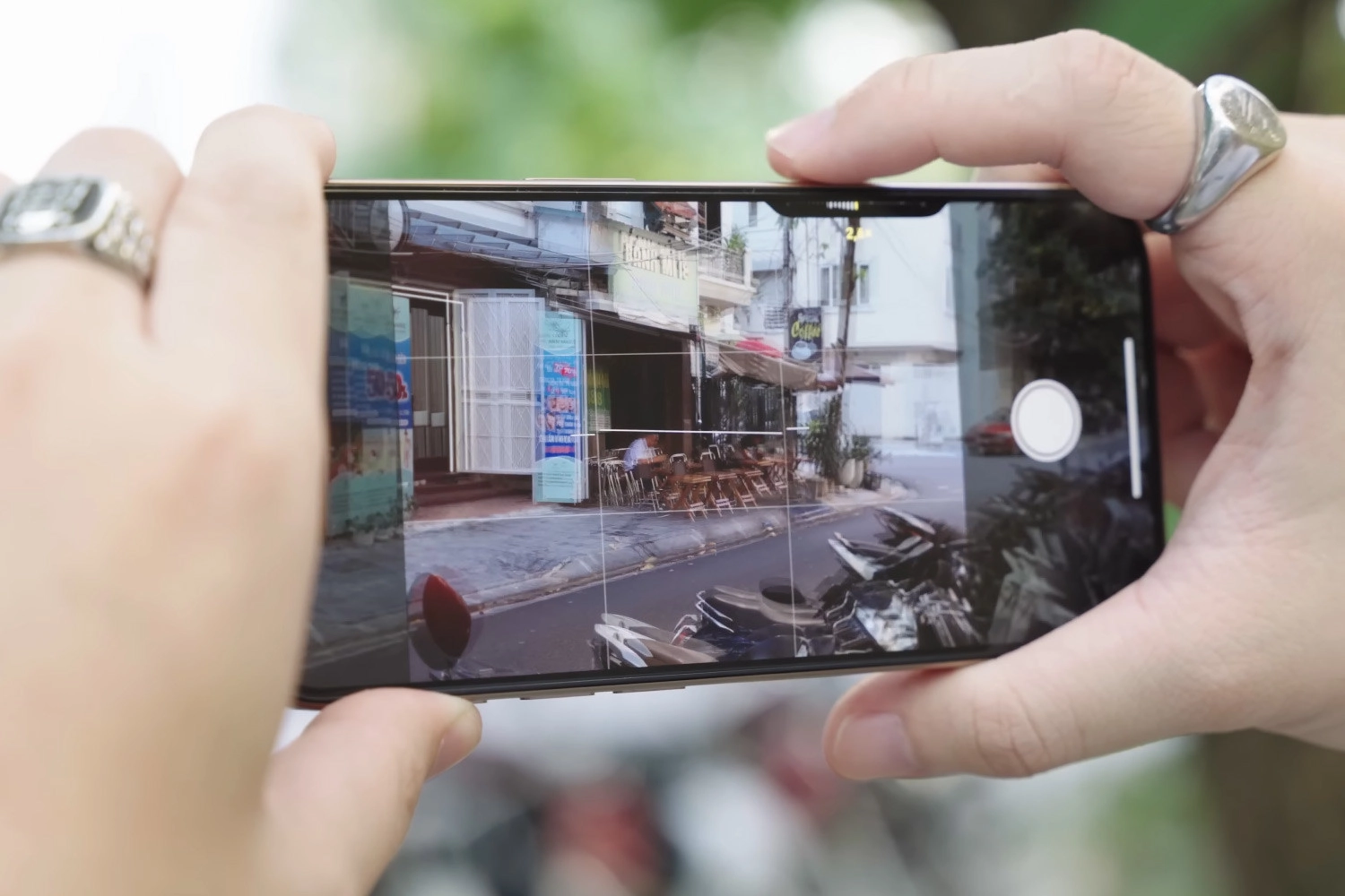 Sửa Camera đốm, rung iPhone 17 Pro Max, dấu hiệu rung camera