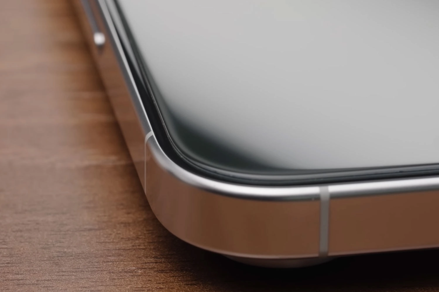 Thay mặt kính sau iPhone 17 Pro Max, thay vỏ