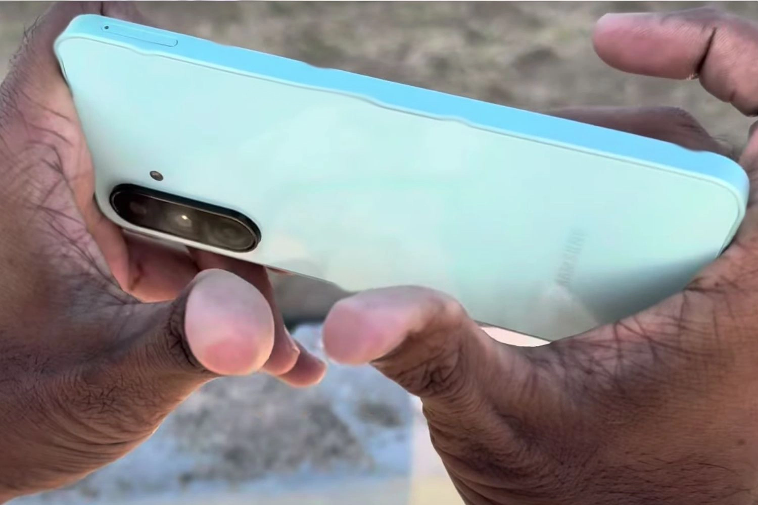 Thay mặt kính sau Samsung Galaxy A26, Dấu hiệu cần thay vỏ Samsung Galaxy A26