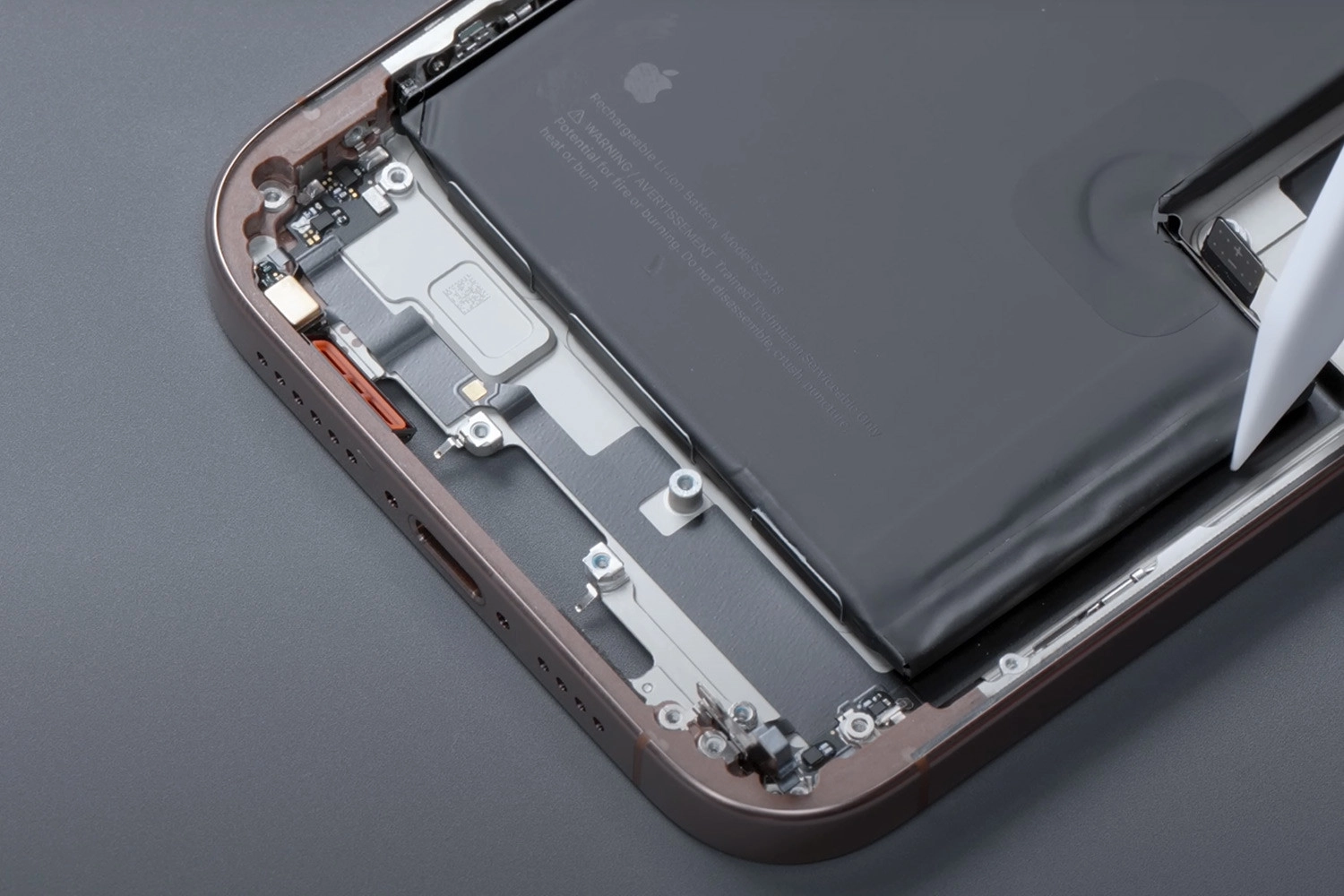 Thay Pin iPhone 17 Pro, Thay Pin iPhone 17 Pro có đảm bảo không?