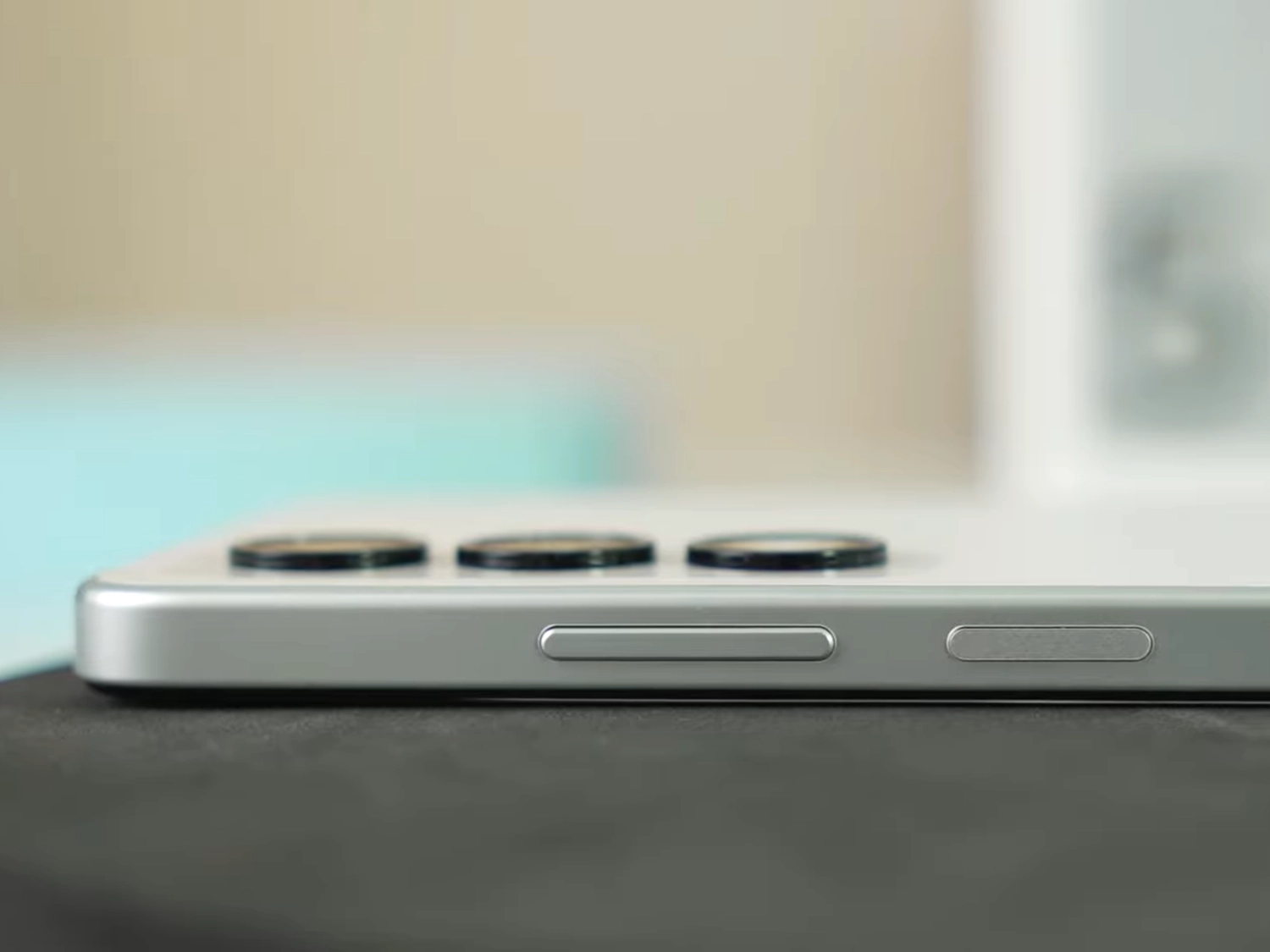 danh-gia-oppo-a5i-pro-canh-phai