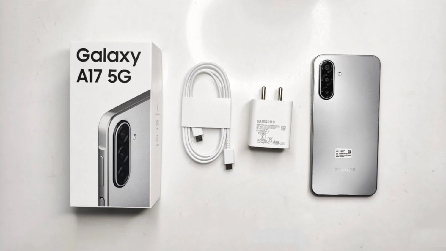 Hộp phụ kiện Samsung A17 5G