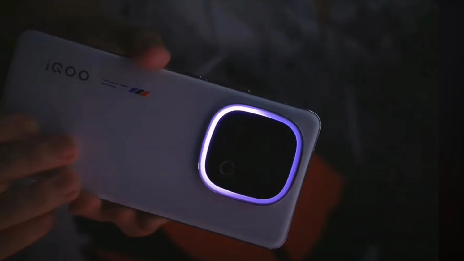 QOO 15 sẽ được trang bị chip chơi game Q3, pin 7.000mAh