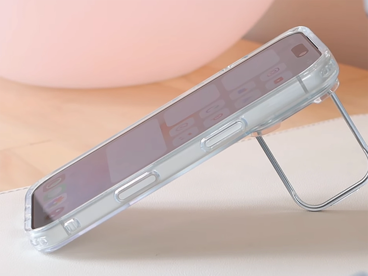 Cạnh phải iPhone 17 Pro