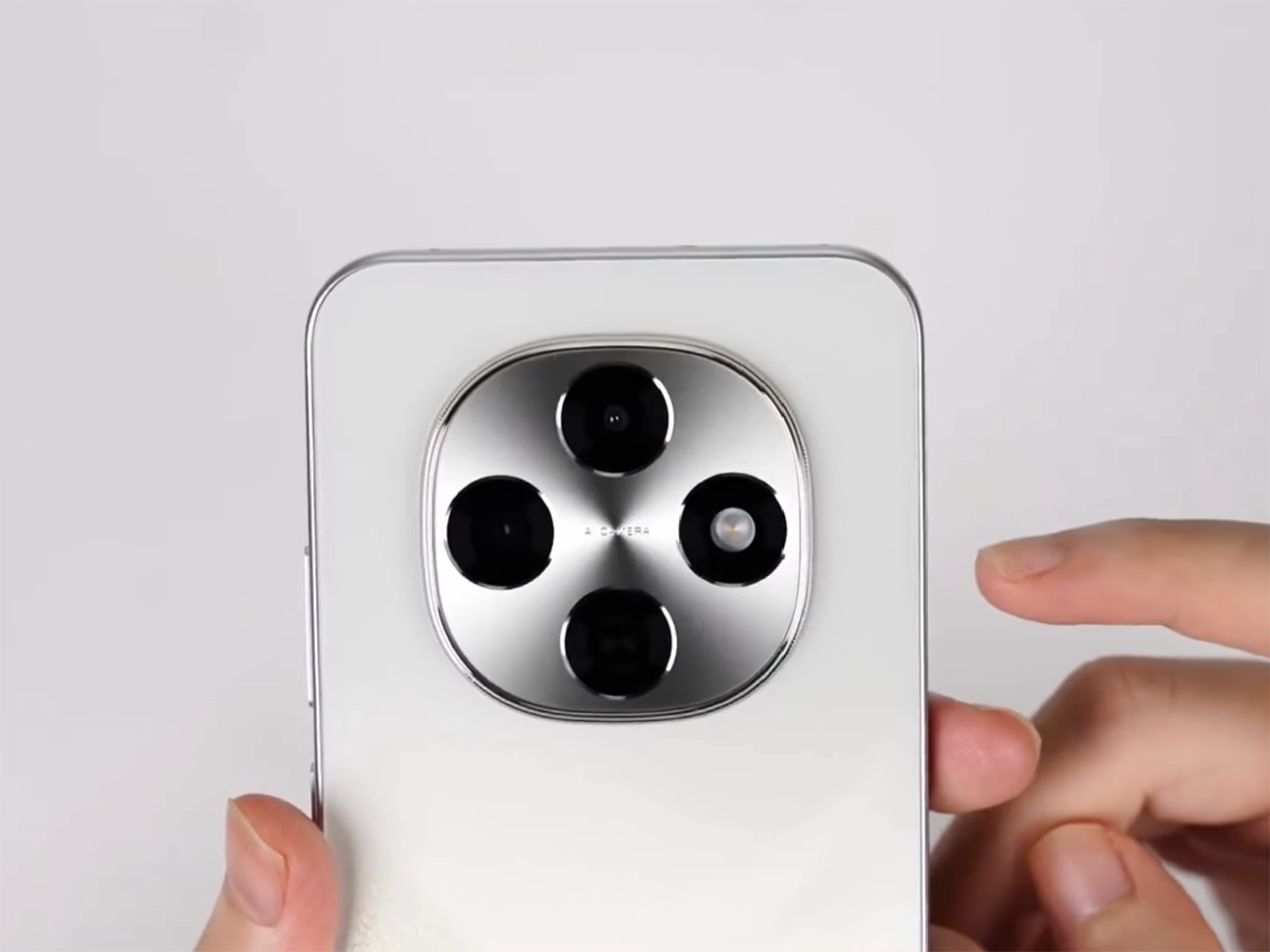 Cụm camera OPPO A6 Pro