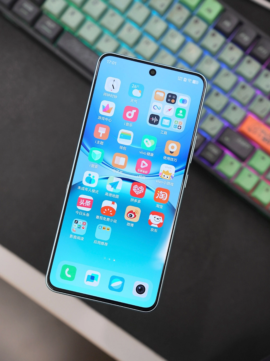 Mặt trước với màn hình phẳng