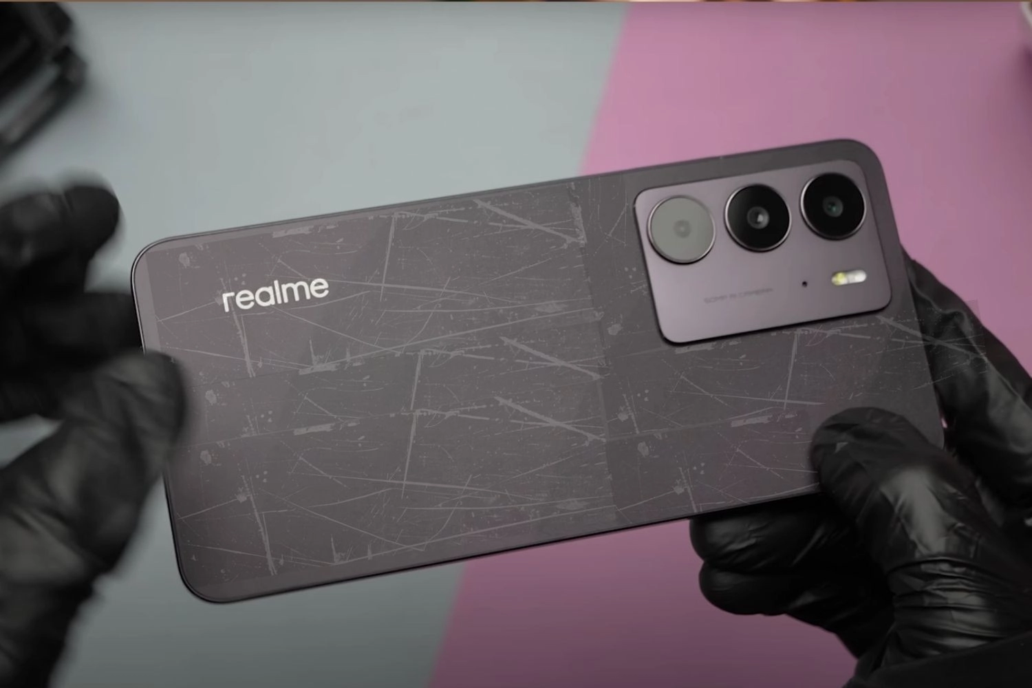 Thay mặt kính sau Realme C75, Dấu hiệu cần thay mặt kính sau Realme C75