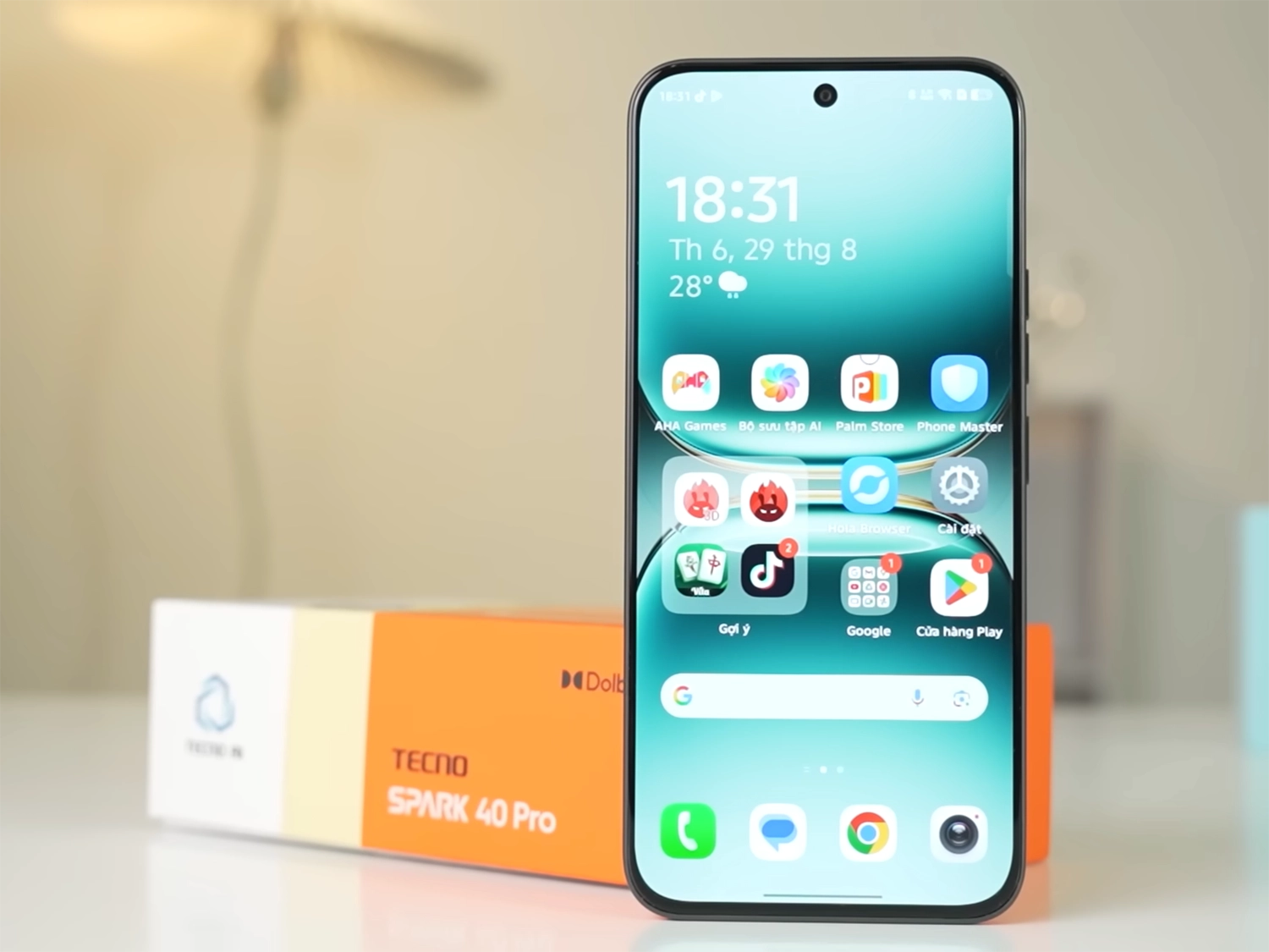Mặt trước Tecno Spark 40 Pro